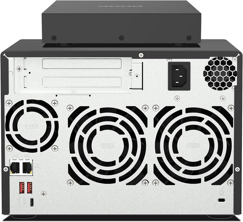 QNAP TS-673A-SW5T TS-673A 配 QSW-1105-5T 2.5G Switch 超值組合包