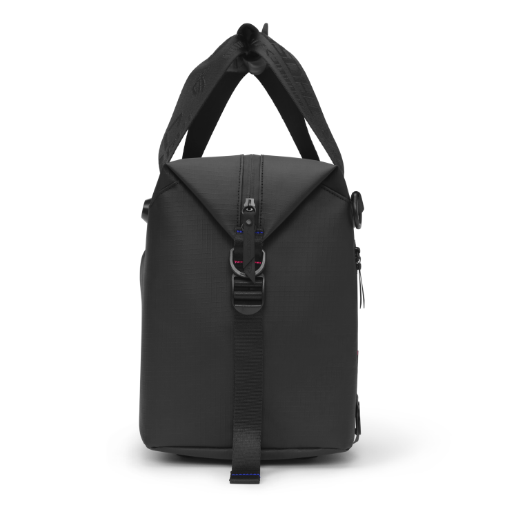 ASUS ROG SLASH travel bag, a stylish interpretation of classic and practical design - BC3700 ROG SLASH DUFFLE BAG 