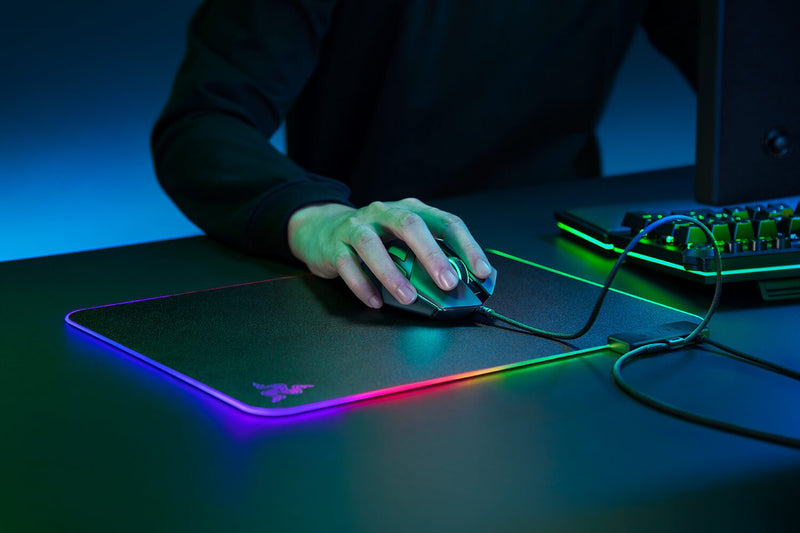 Razer Firefly V2 Chroma RGB 超薄滑鼠墊 RZ02-03020100-R3M1