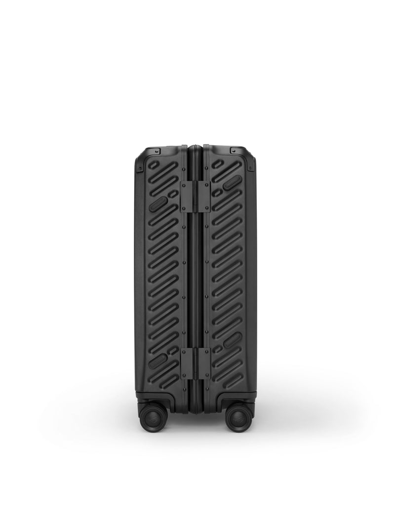 ASUS ROG SLASH 20-inch carry-on case delivers all your gear safely to its destination and can accompany you wherever you go - BT3700 ROG SLASH SUITCASE/BK